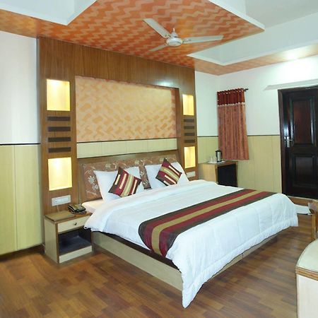 Hotel Karat 87 Inn Нью-Дели Экстерьер фото