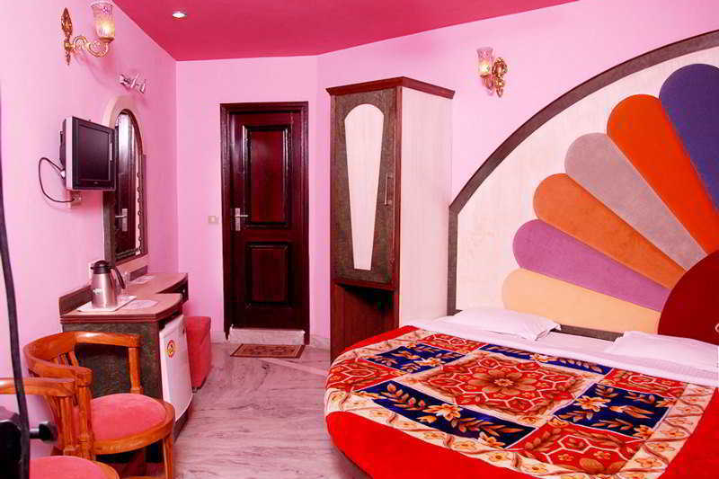 Hotel Karat 87 Inn Нью-Дели Экстерьер фото