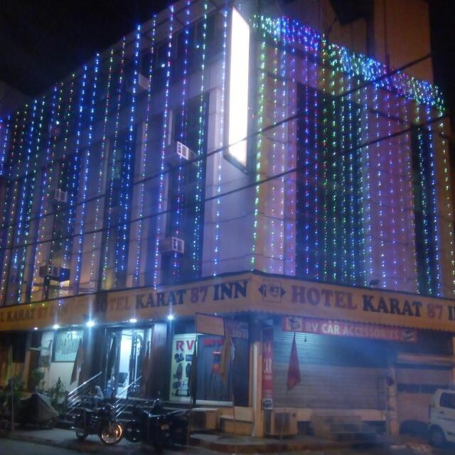 Hotel Karat 87 Inn Нью-Дели Экстерьер фото